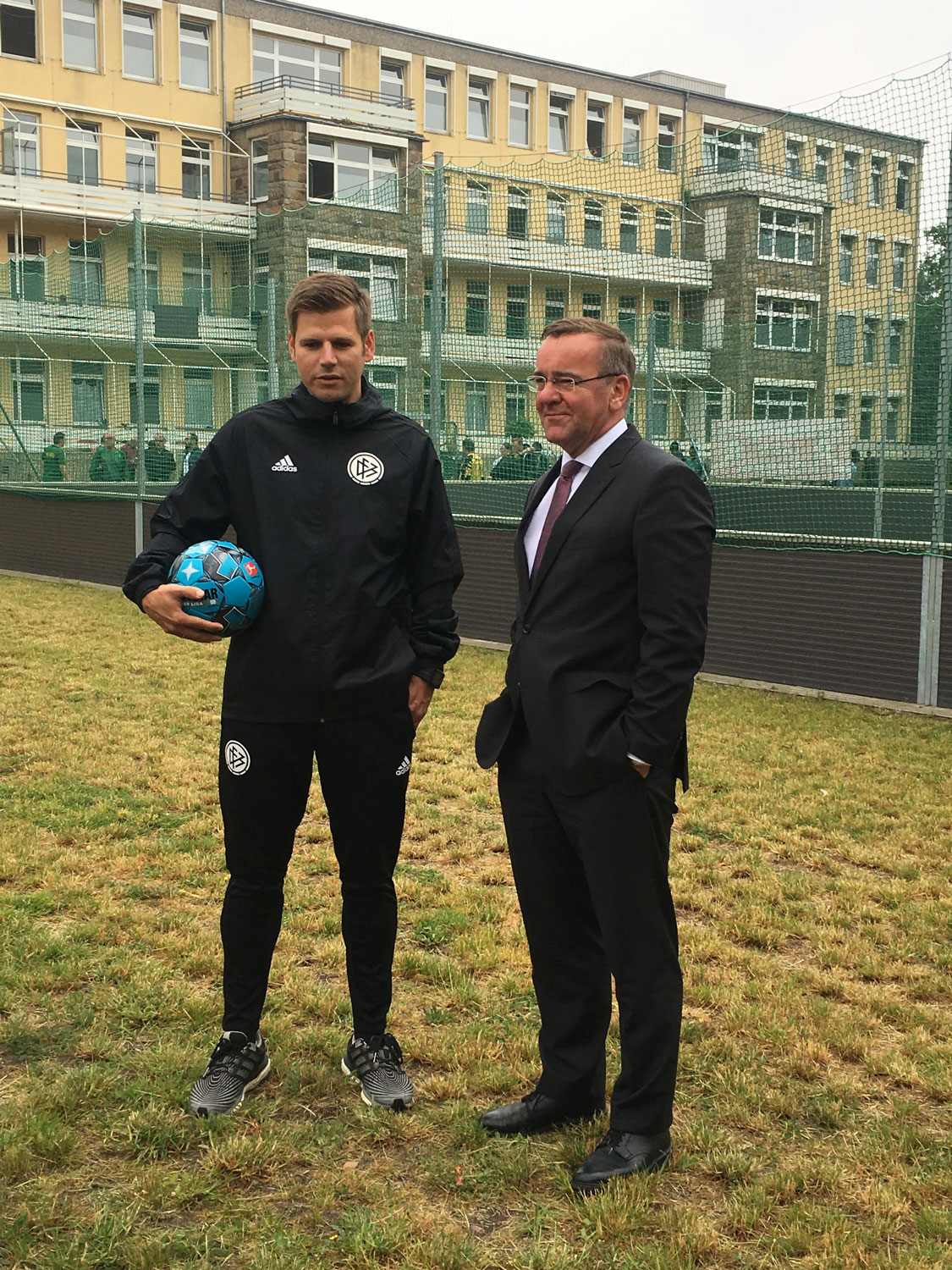 Aktuelles aus der Flüchtlingskita – „Ein neuer Soccerplatz für Osnabrück“